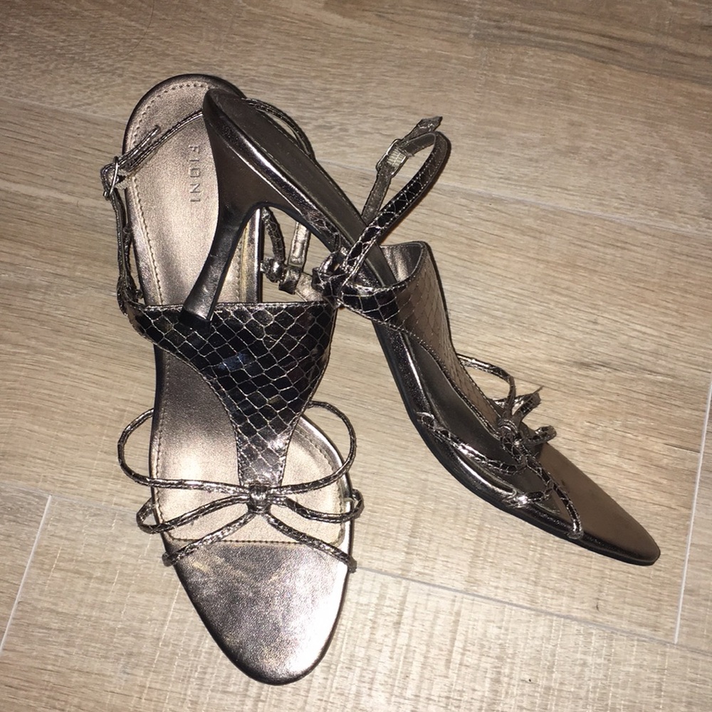 PLATINUM STRAPPY 31/2 HEELS SANDALS SHOES